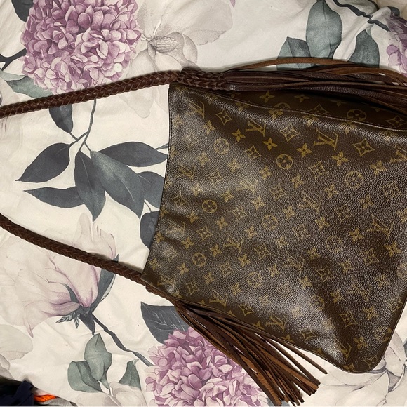 Vintage Boho Bags Louis Vuitton Fringe Shoulder Bag - Picture 7 of 7